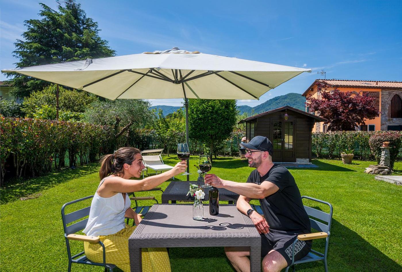 B&B Il Giardino Dei Poeti And Apartaments 루카 외부 사진