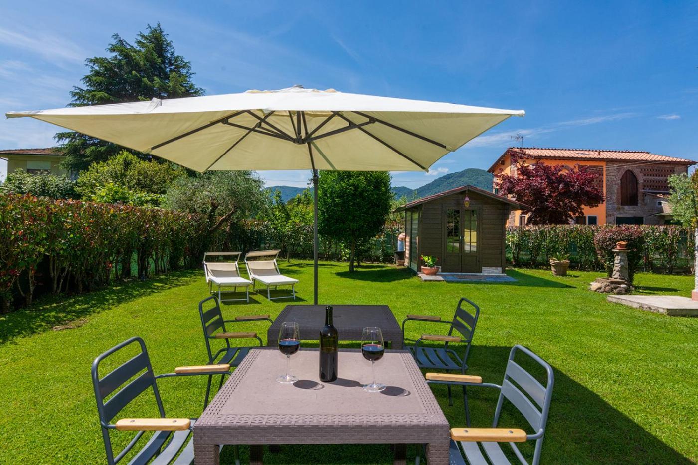 B&B Il Giardino Dei Poeti And Apartaments 루카 외부 사진